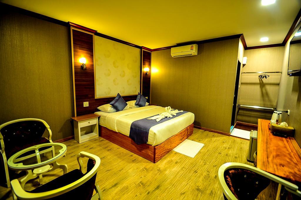 Lenoi Buri Hostel Фаталунг Екстериор снимка