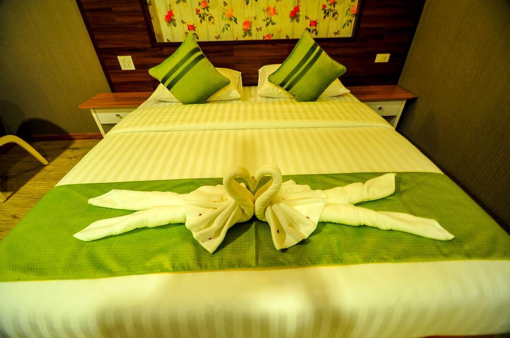 Lenoi Buri Hostel Фаталунг Екстериор снимка