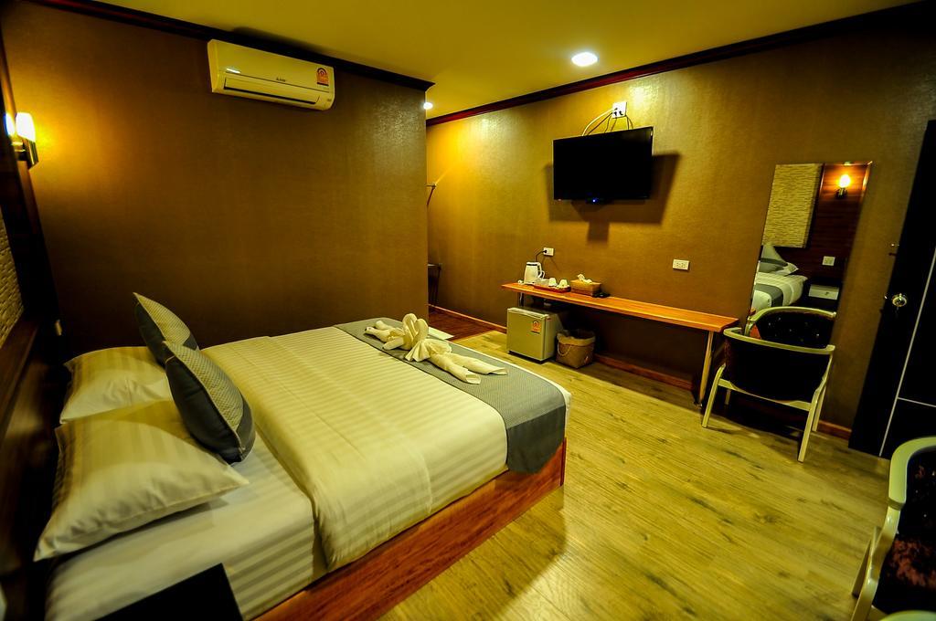 Lenoi Buri Hostel Фаталунг Екстериор снимка