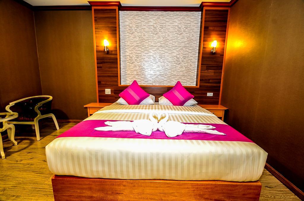Lenoi Buri Hostel Фаталунг Екстериор снимка