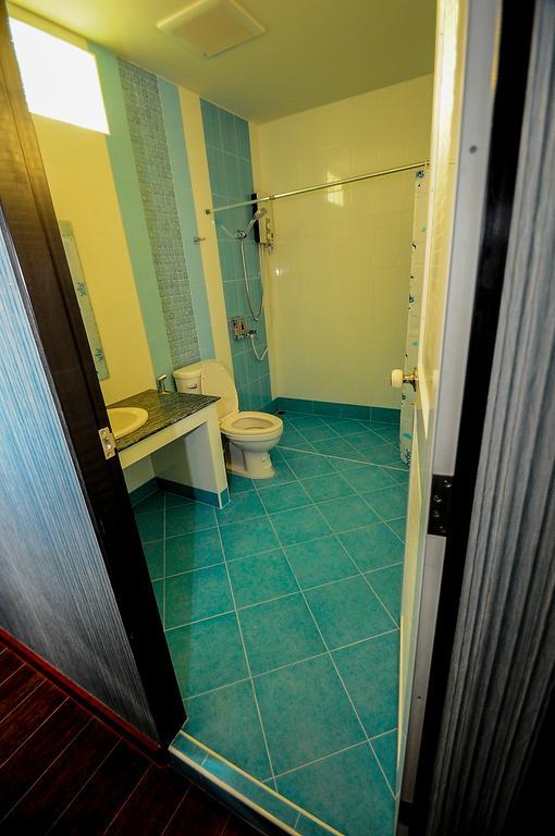 Lenoi Buri Hostel Фаталунг Екстериор снимка